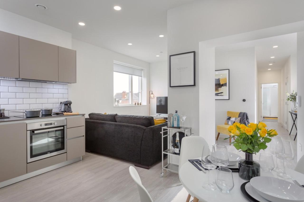 Luxury Serviced Apartments Stevenage, Hertfordshire ภายนอก รูปภาพ