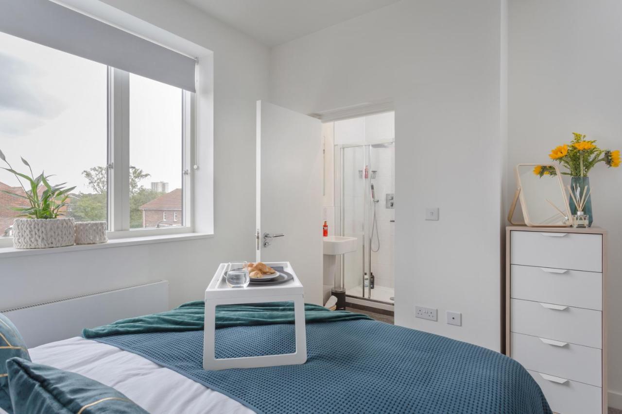 Luxury Serviced Apartments Stevenage, Hertfordshire ภายนอก รูปภาพ