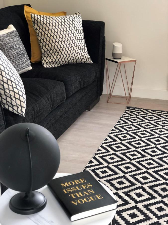 Luxury Serviced Apartments Stevenage, Hertfordshire ภายนอก รูปภาพ