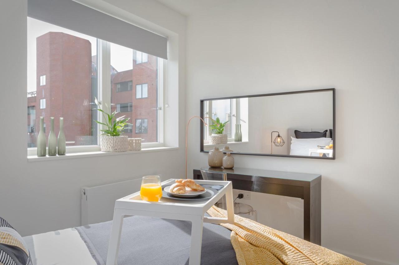 Luxury Serviced Apartments Stevenage, Hertfordshire ภายนอก รูปภาพ